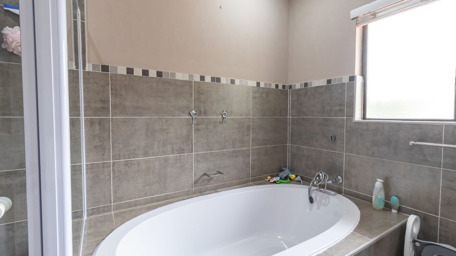4 Bedroom Property for Sale in Boschdal North West